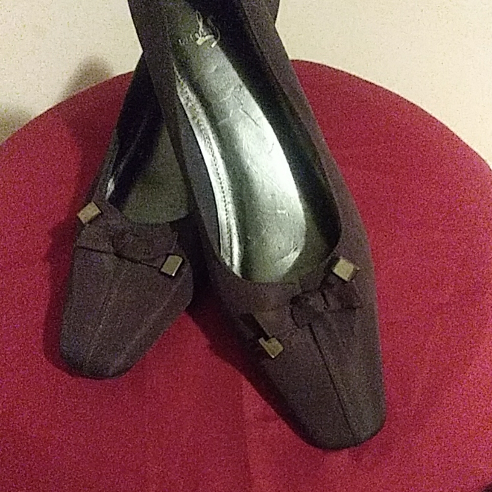 Shoes - Picture 2 of 3